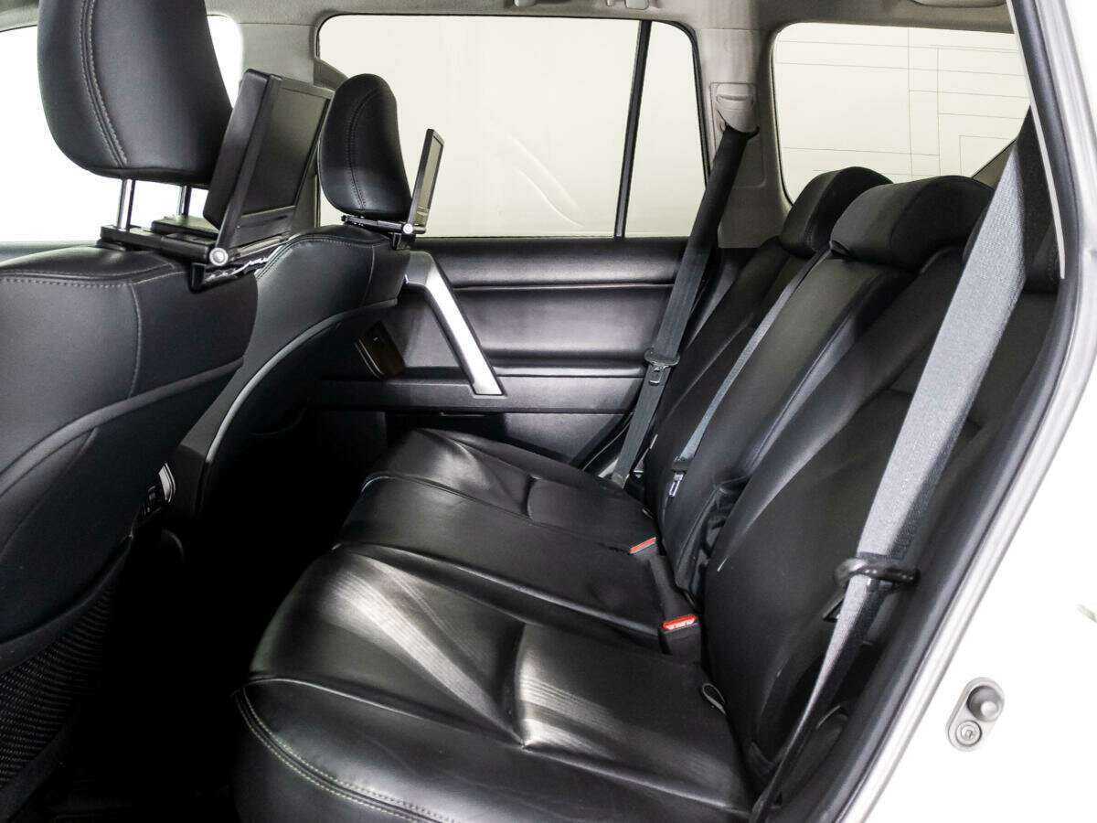Toyota Land Cruiser Prado с пробегом — 2015 год. Фото: #9