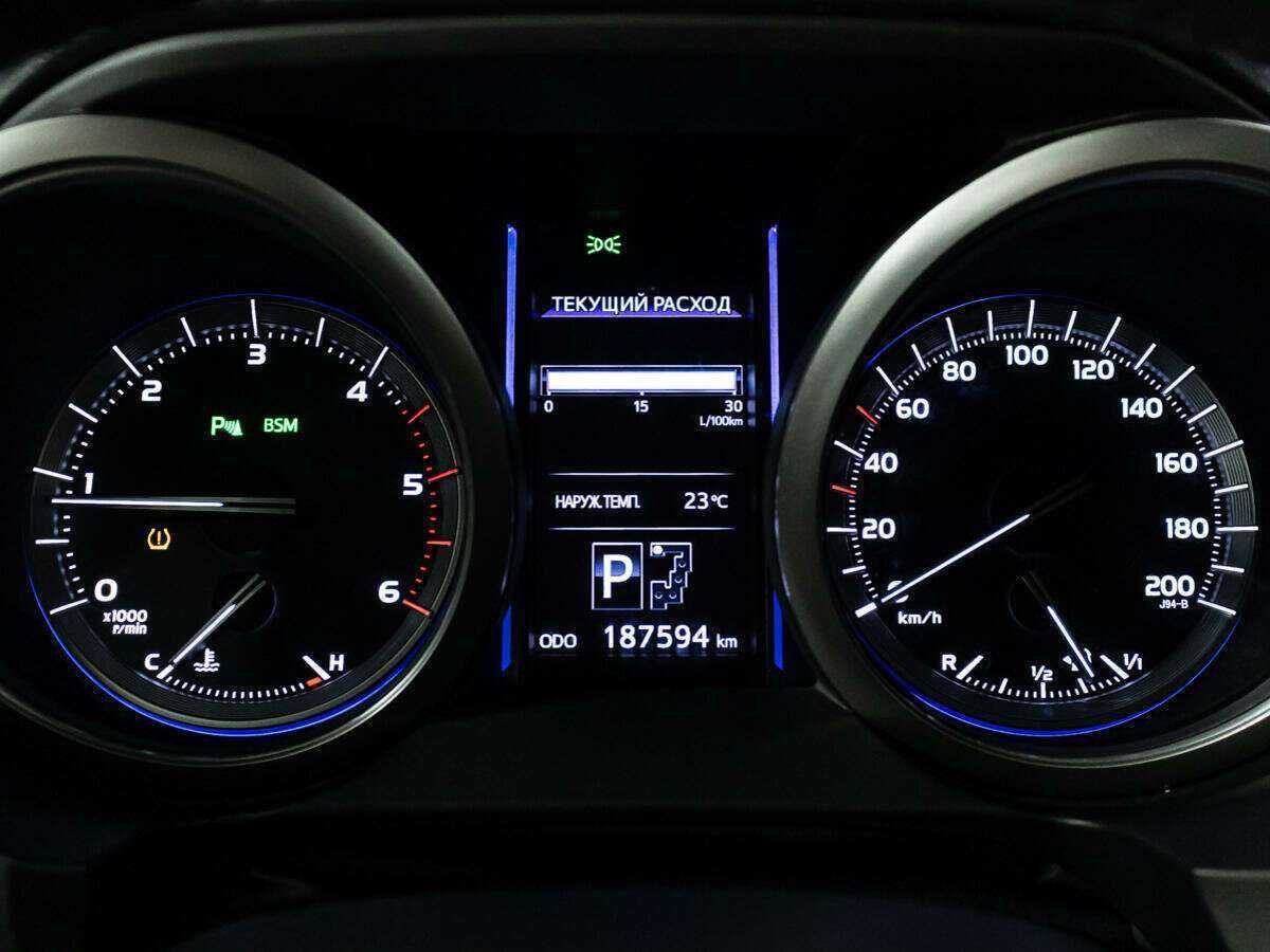 Toyota Land Cruiser Prado с пробегом — 2015 год. Фото: #11