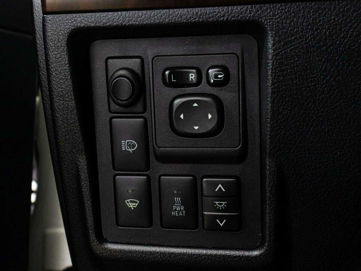Toyota Land Cruiser Prado с пробегом — 2015 год. Фото: #18