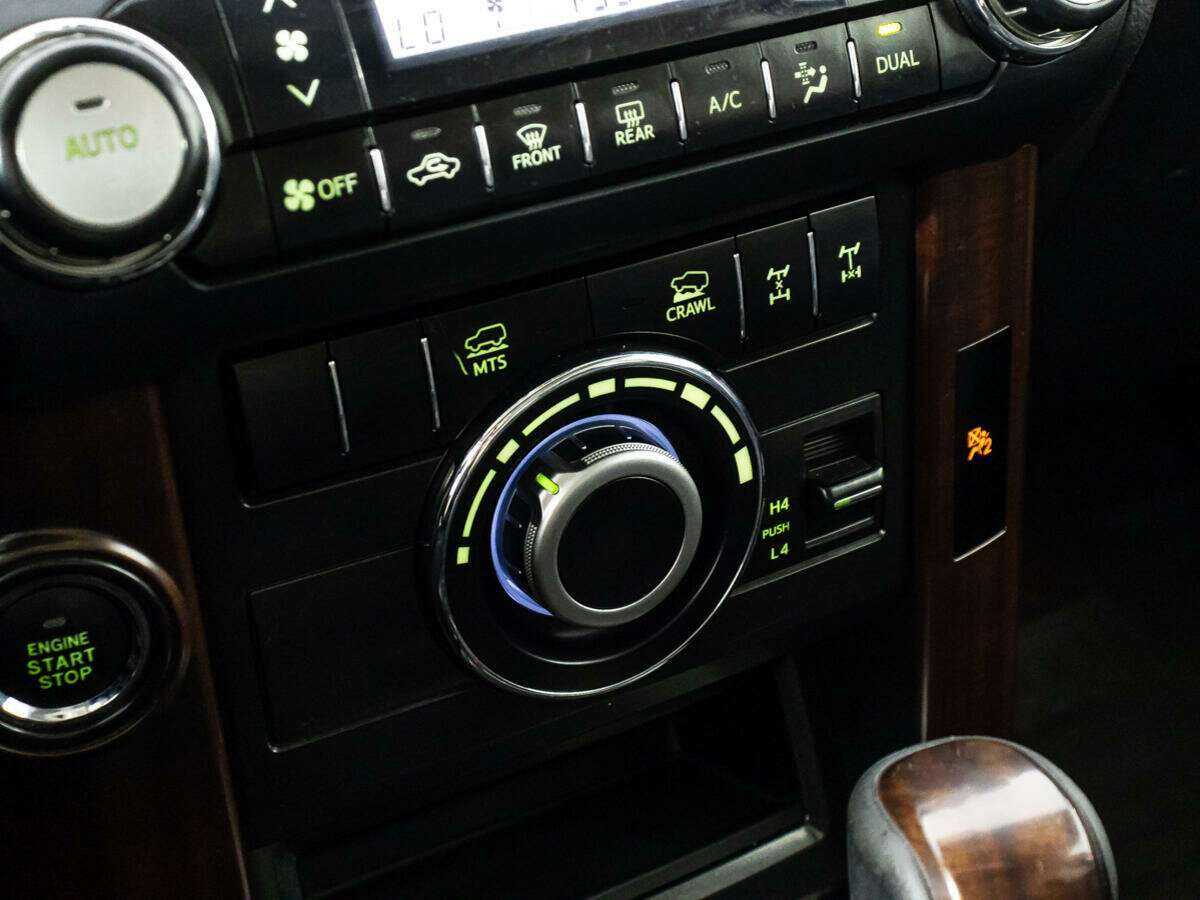 Toyota Land Cruiser Prado с пробегом — 2015 год. Фото: #22