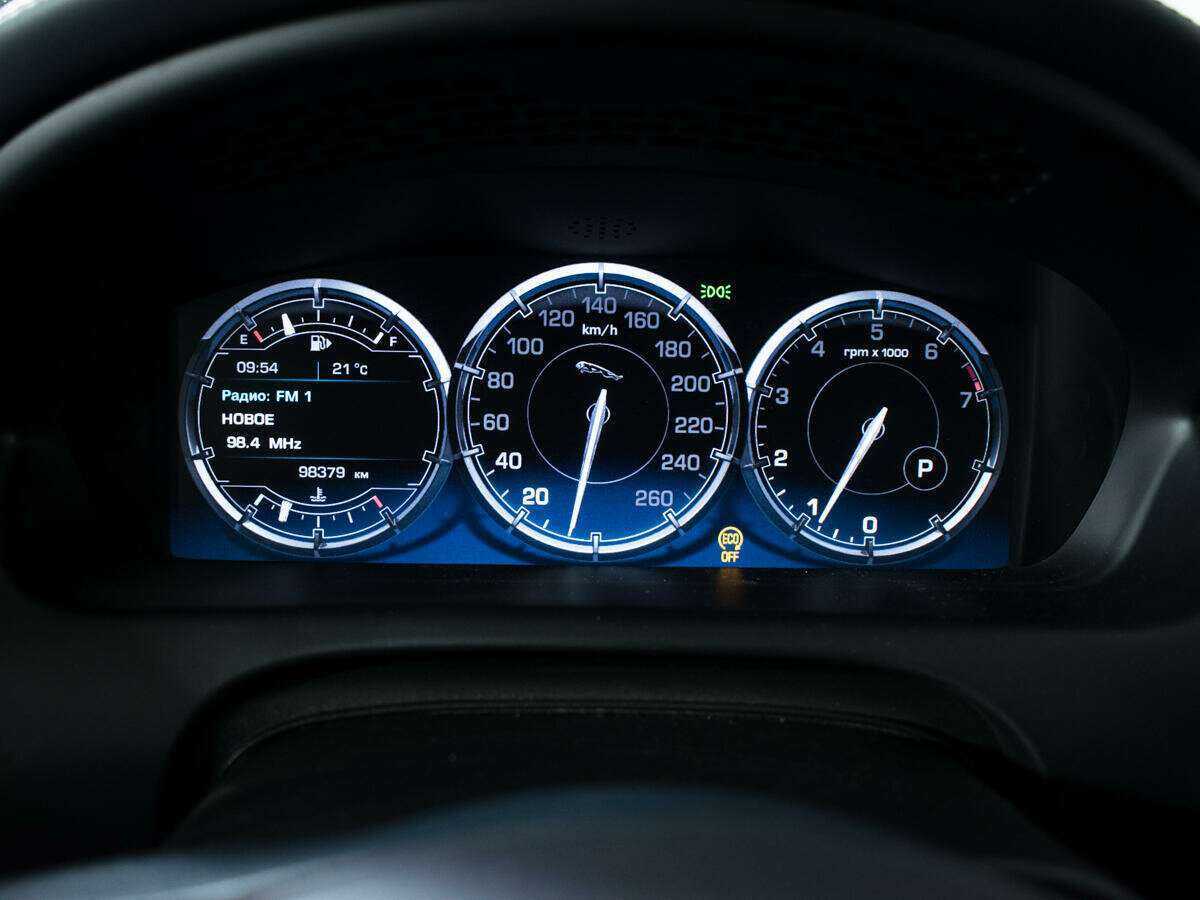 Jaguar XJ с пробегом — 2014 год. Фото: #10