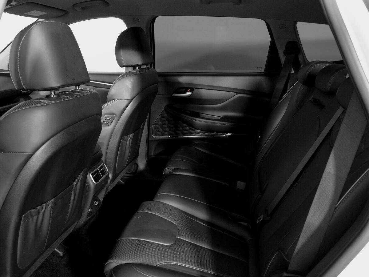 Hyundai Santa Fe с пробегом — 2023 год. Фото: #9