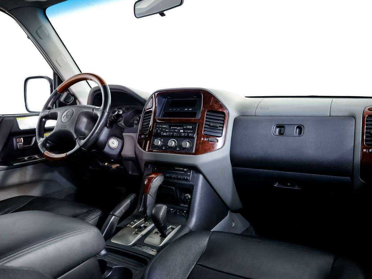Mitsubishi Pajero с пробегом — 2003 год. Фото: #5