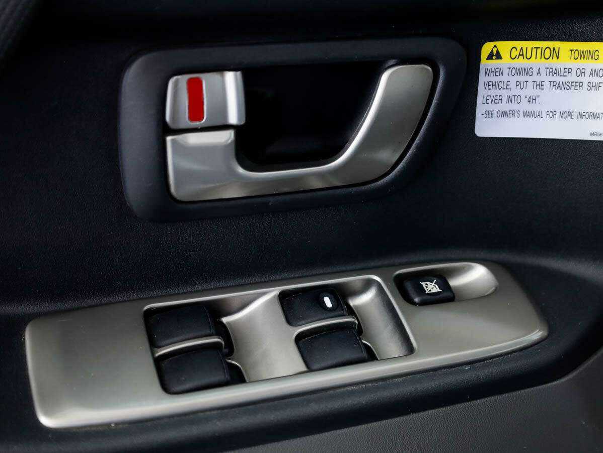 Mitsubishi Pajero с пробегом — 2003 год. Фото: #11