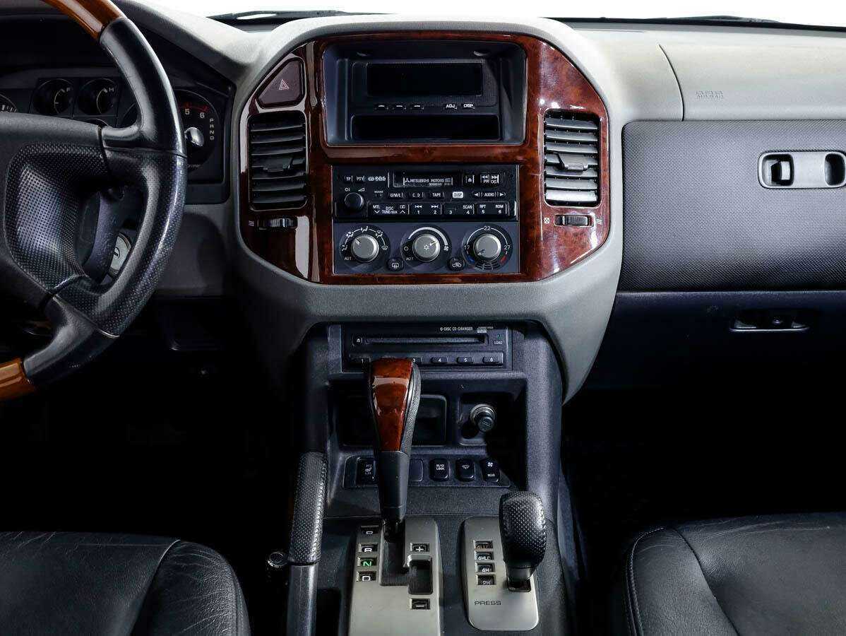 Mitsubishi Pajero с пробегом — 2003 год. Фото: #14