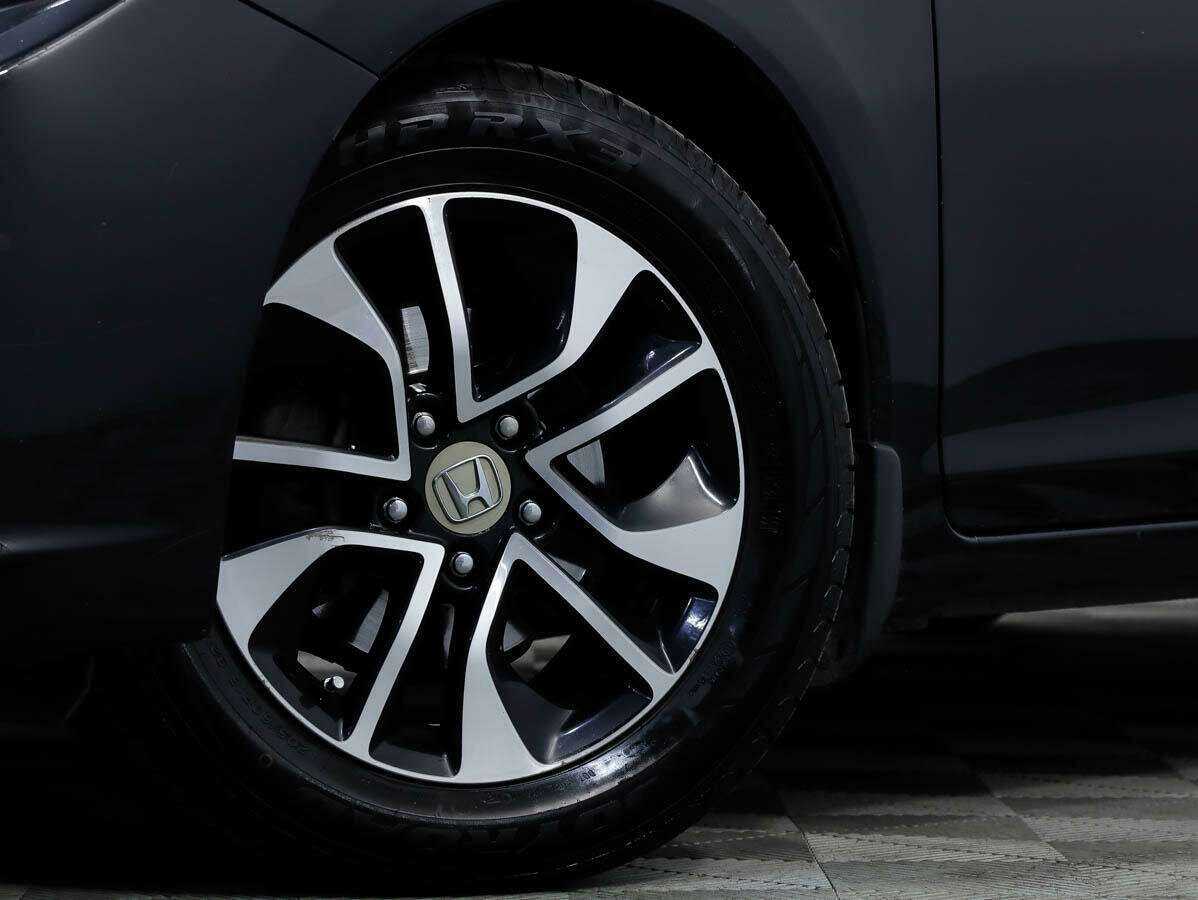 Honda Civic с пробегом — 2013 год. Фото: #7