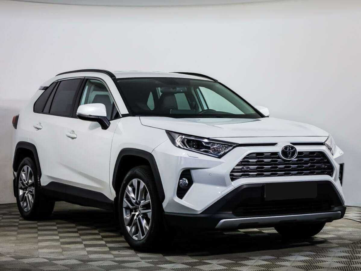 Toyota RAV4 с пробегом — 2021 год. Фото: #1