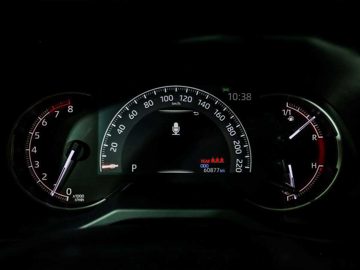 Toyota RAV4 с пробегом — 2021 год. Фото: #17