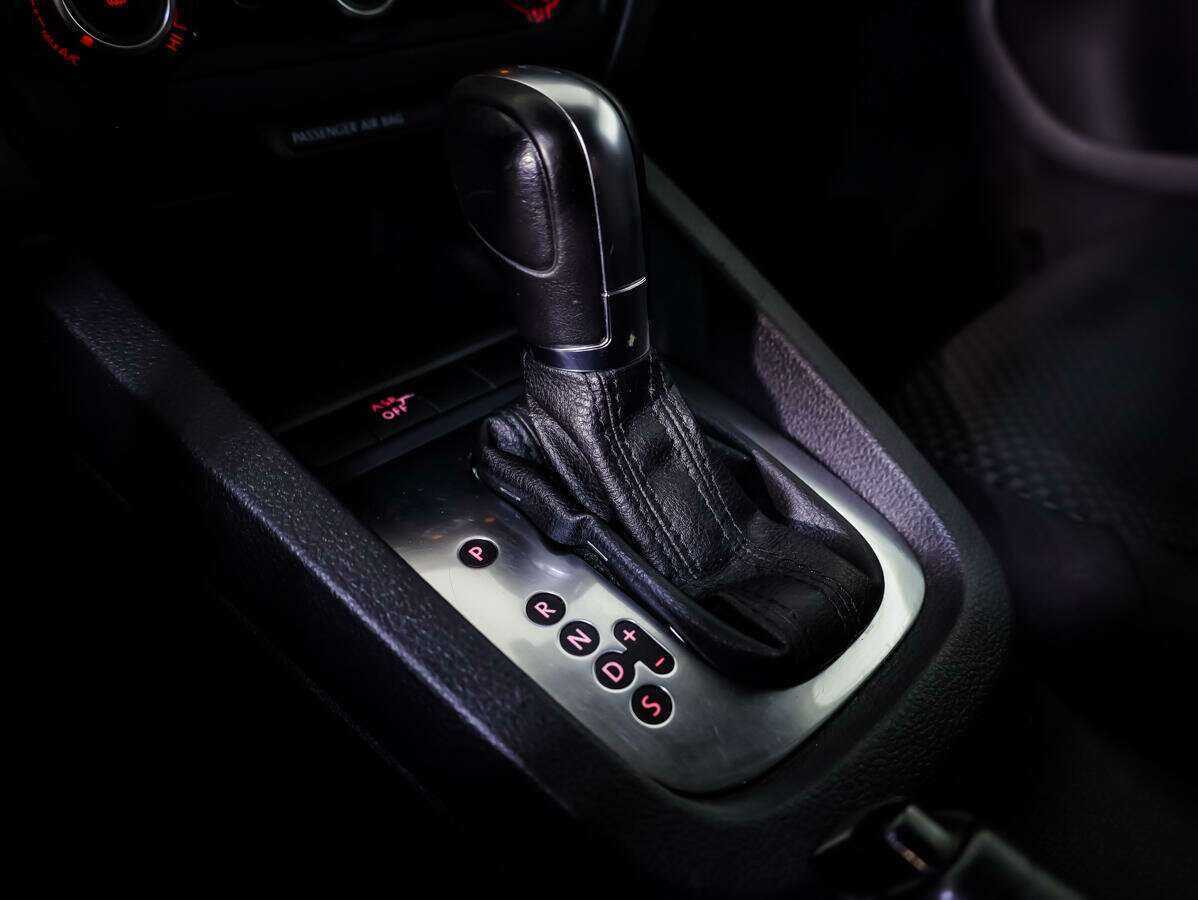 Volkswagen Jetta с пробегом — 2014 год. Фото: #13