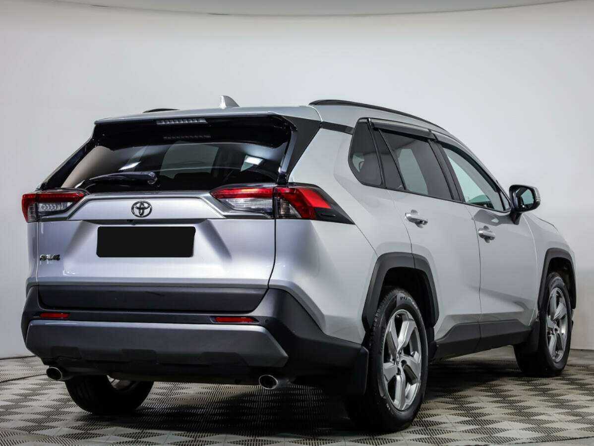 Toyota RAV4 с пробегом — 2020 год. Фото: #3