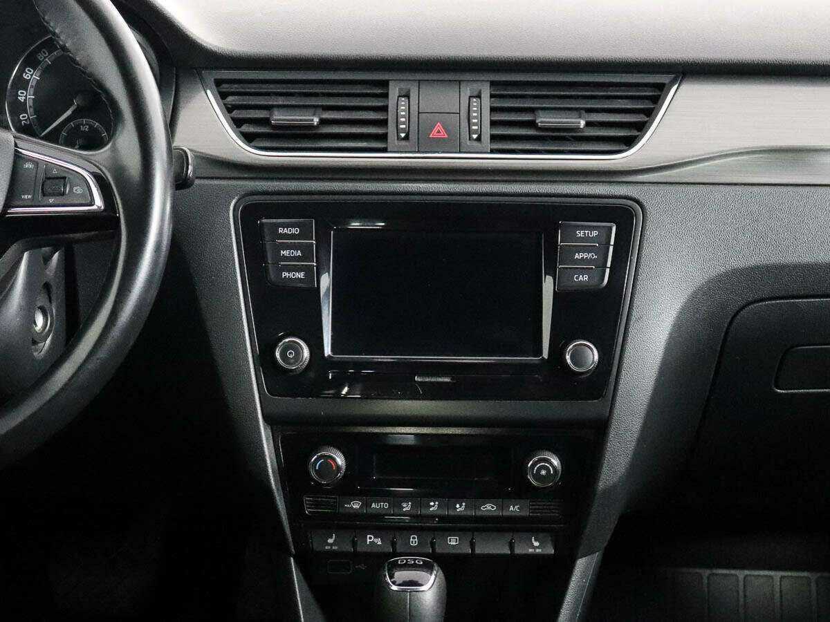 Skoda Rapid с пробегом — 2018 год. Фото: #11
