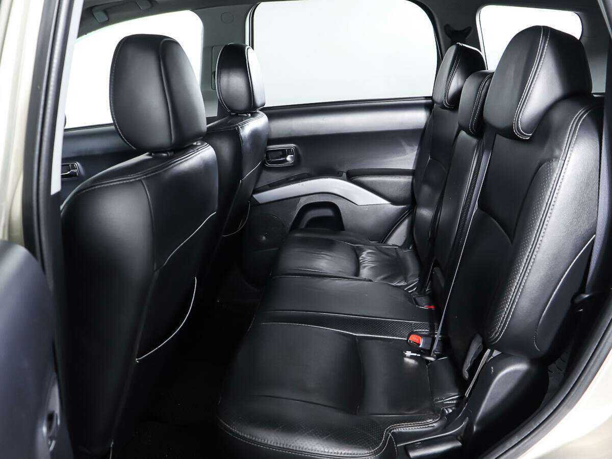 Mitsubishi Outlander с пробегом — 2008 год. Фото: #9