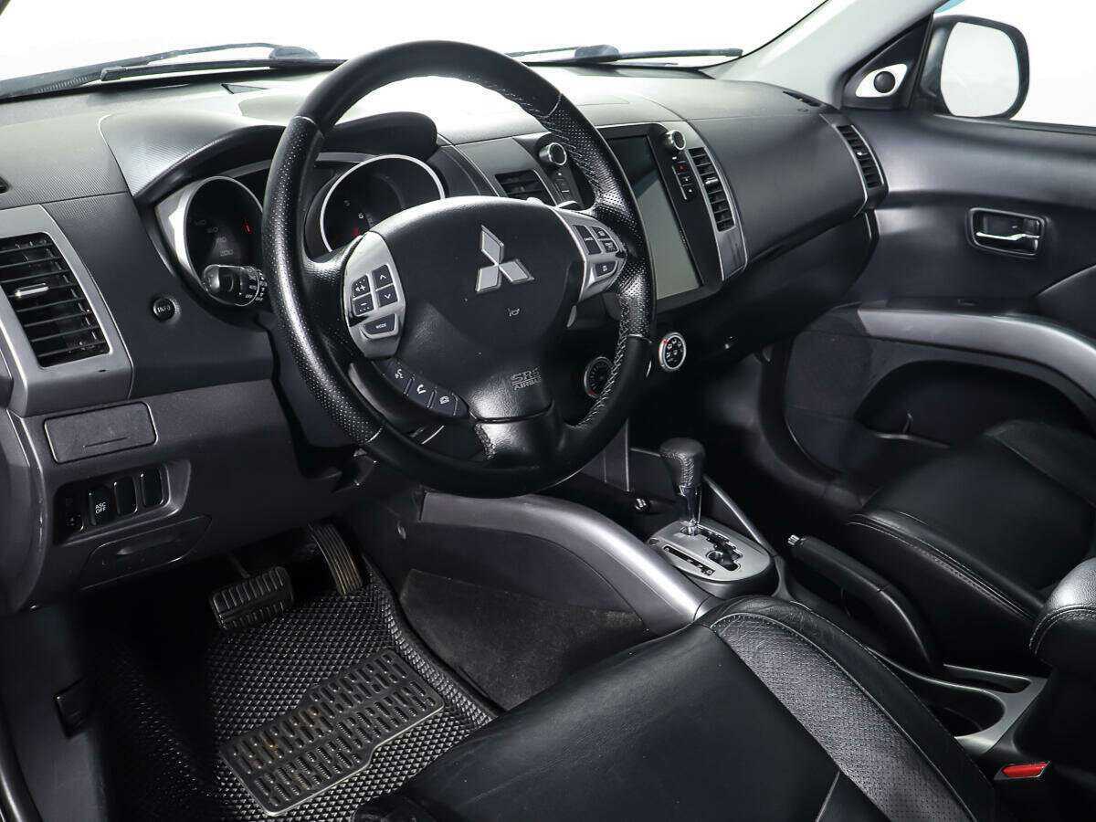 Mitsubishi Outlander с пробегом — 2008 год. Фото: #12