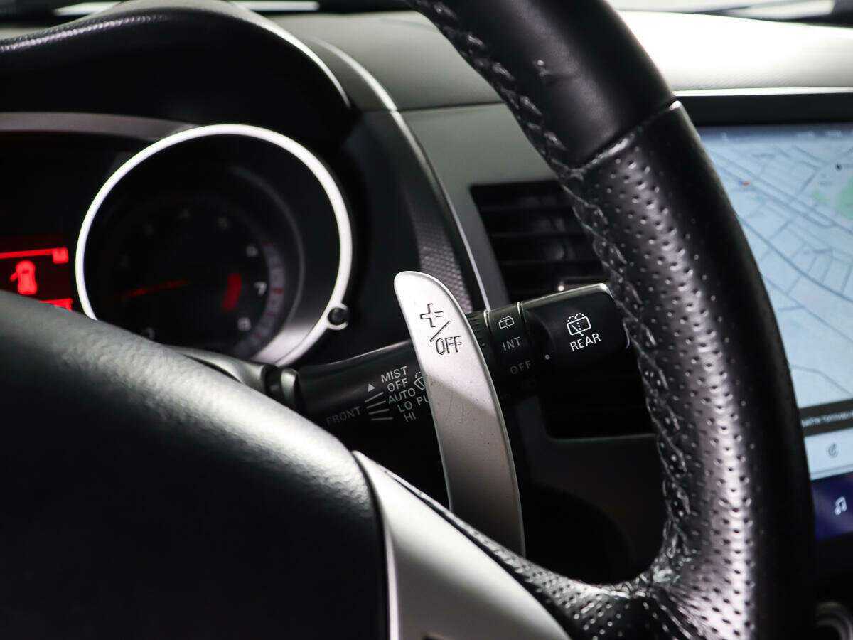 Mitsubishi Outlander с пробегом — 2008 год. Фото: #15