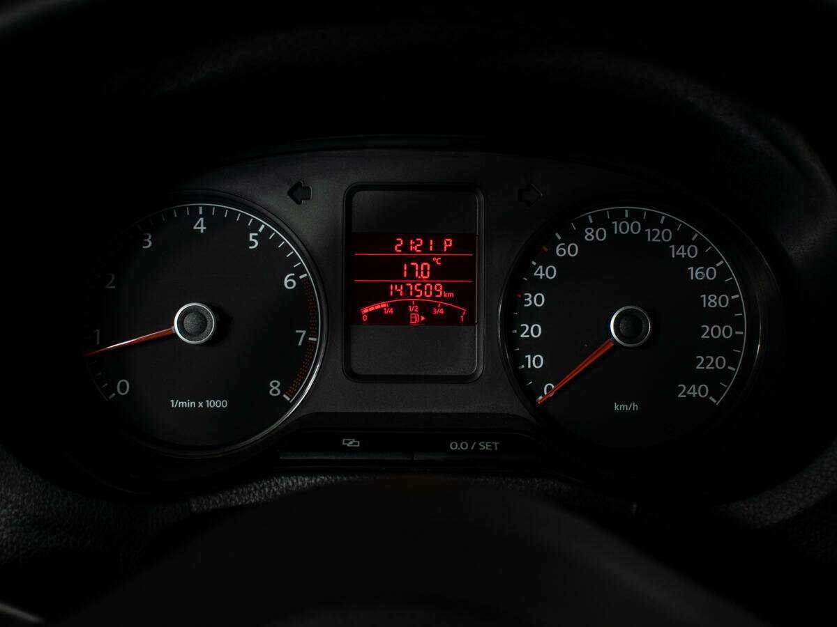 Volkswagen Polo с пробегом — 2011 год. Фото: #9