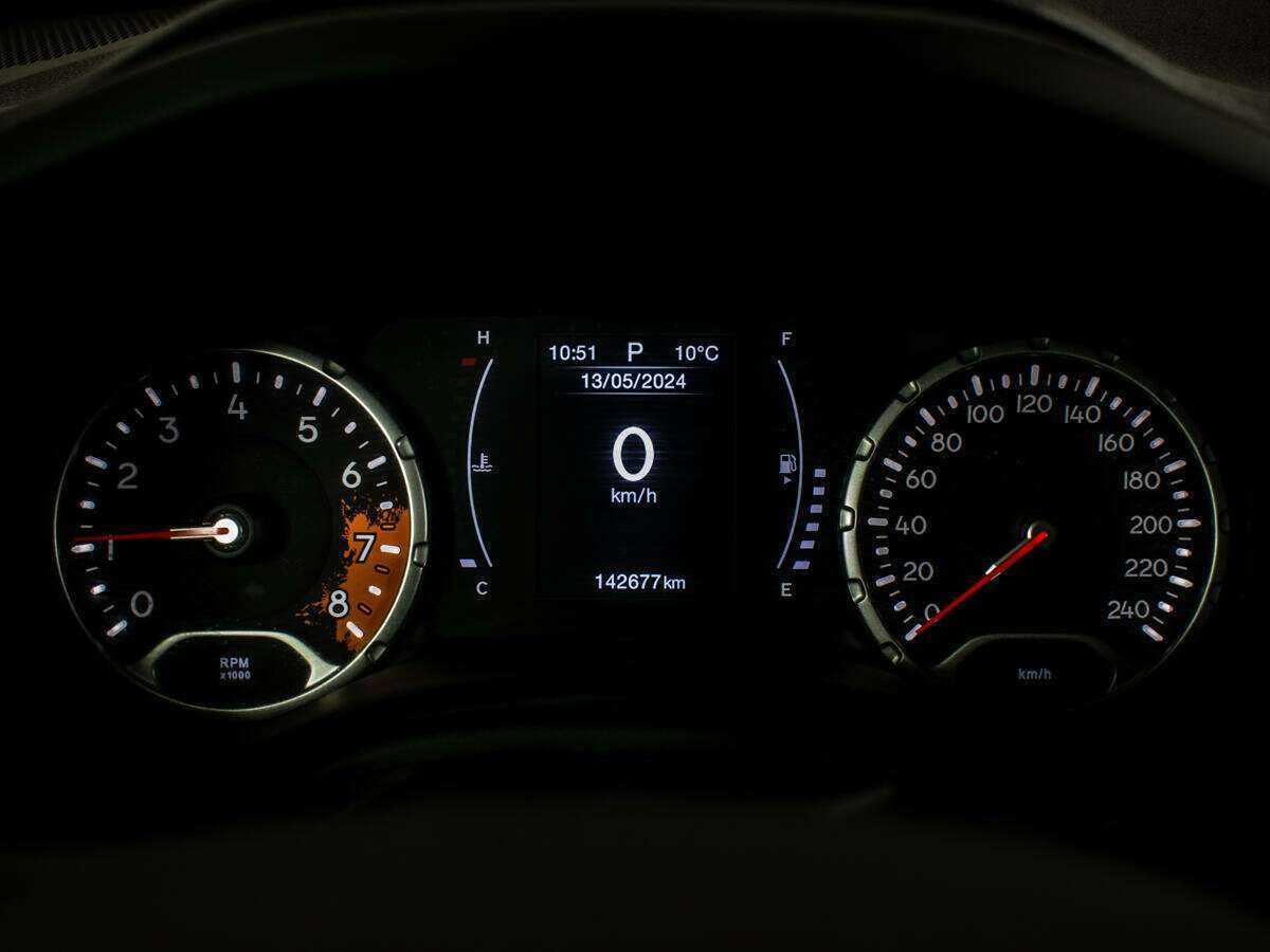 Jeep Renegade с пробегом — 2017 год. Фото: #11