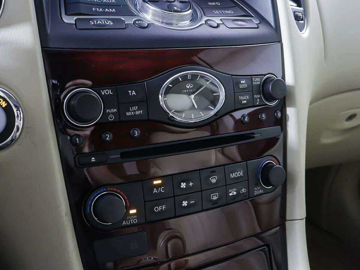 Infiniti QX50 с пробегом — 2015 год. Фото: #19