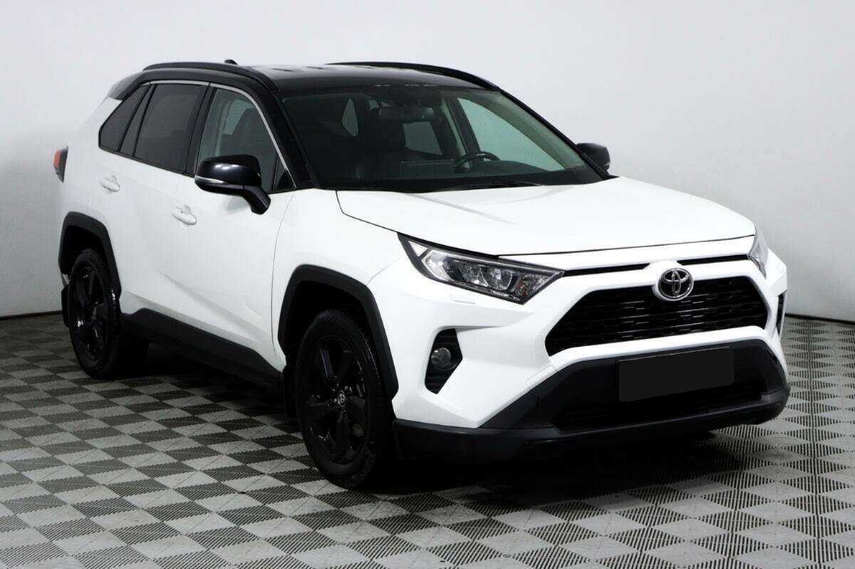 Toyota RAV4 с пробегом — 2020 год. Фото: #2