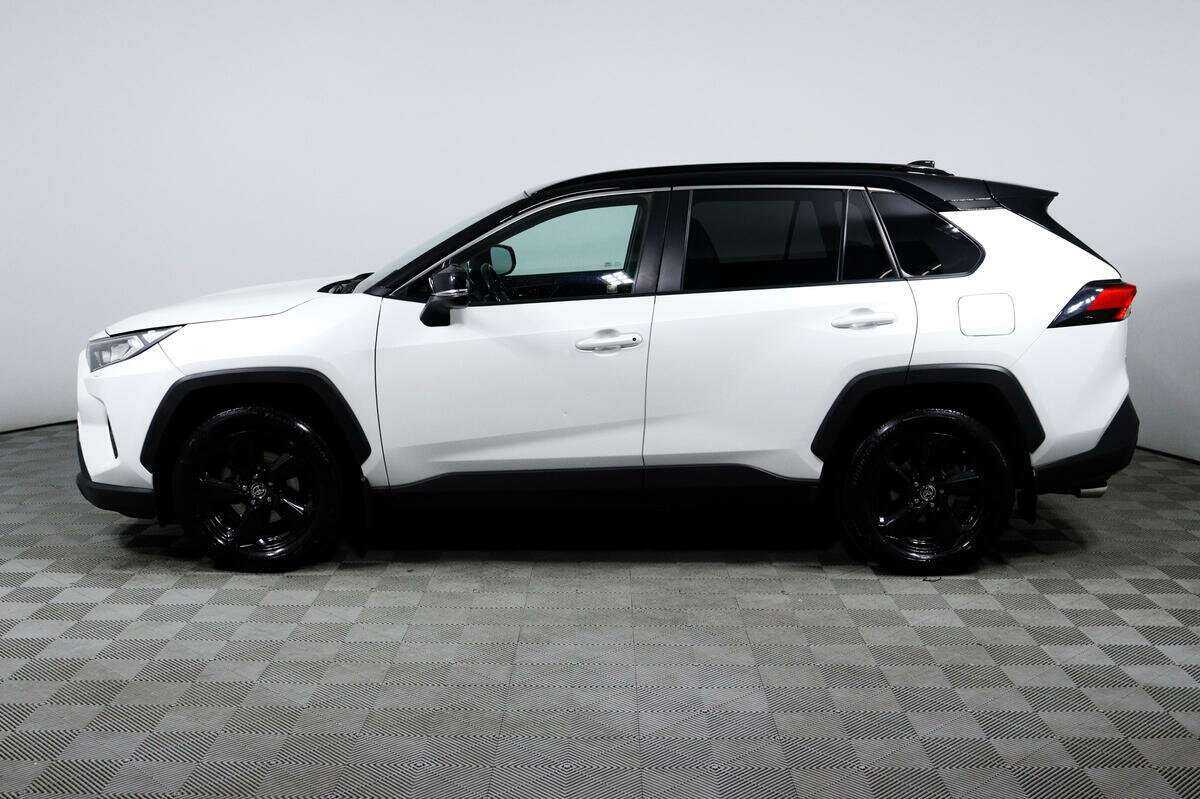 Toyota RAV4 с пробегом — 2020 год. Фото: #7