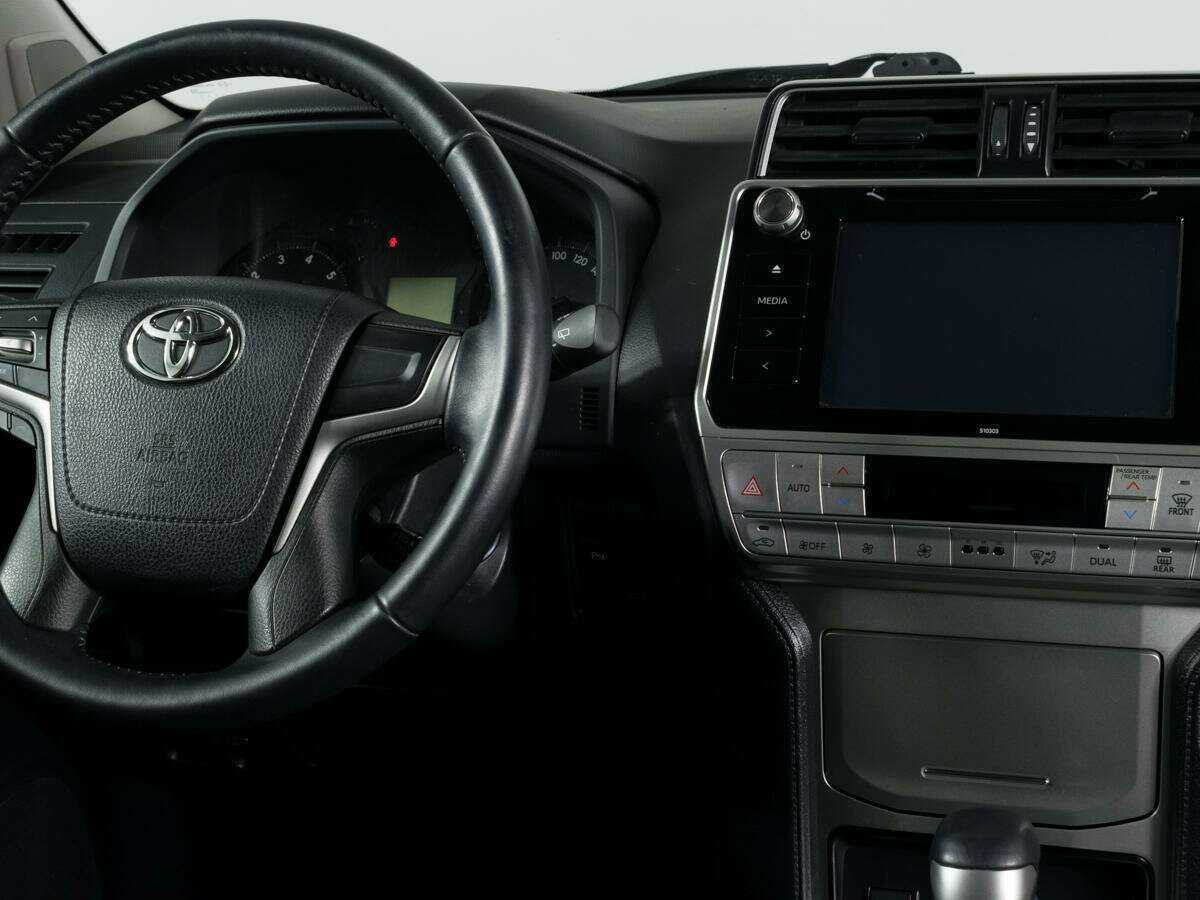 Toyota Land Cruiser Prado с пробегом — 2018 год. Фото: #10