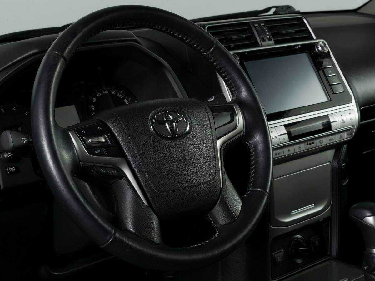 Toyota Land Cruiser Prado с пробегом — 2018 год. Фото: #14