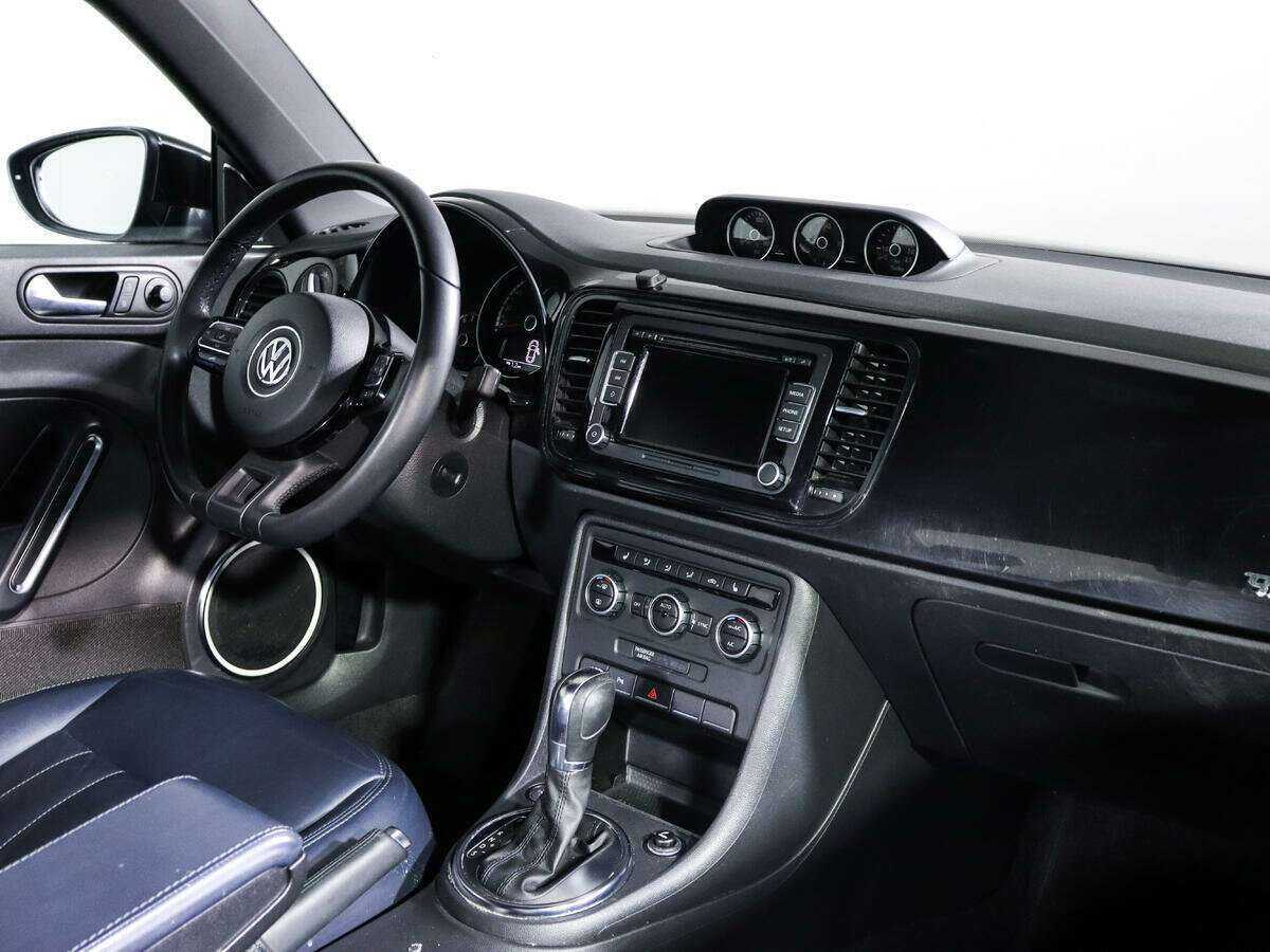 Volkswagen Beetle с пробегом — 2013 год. Фото: #6