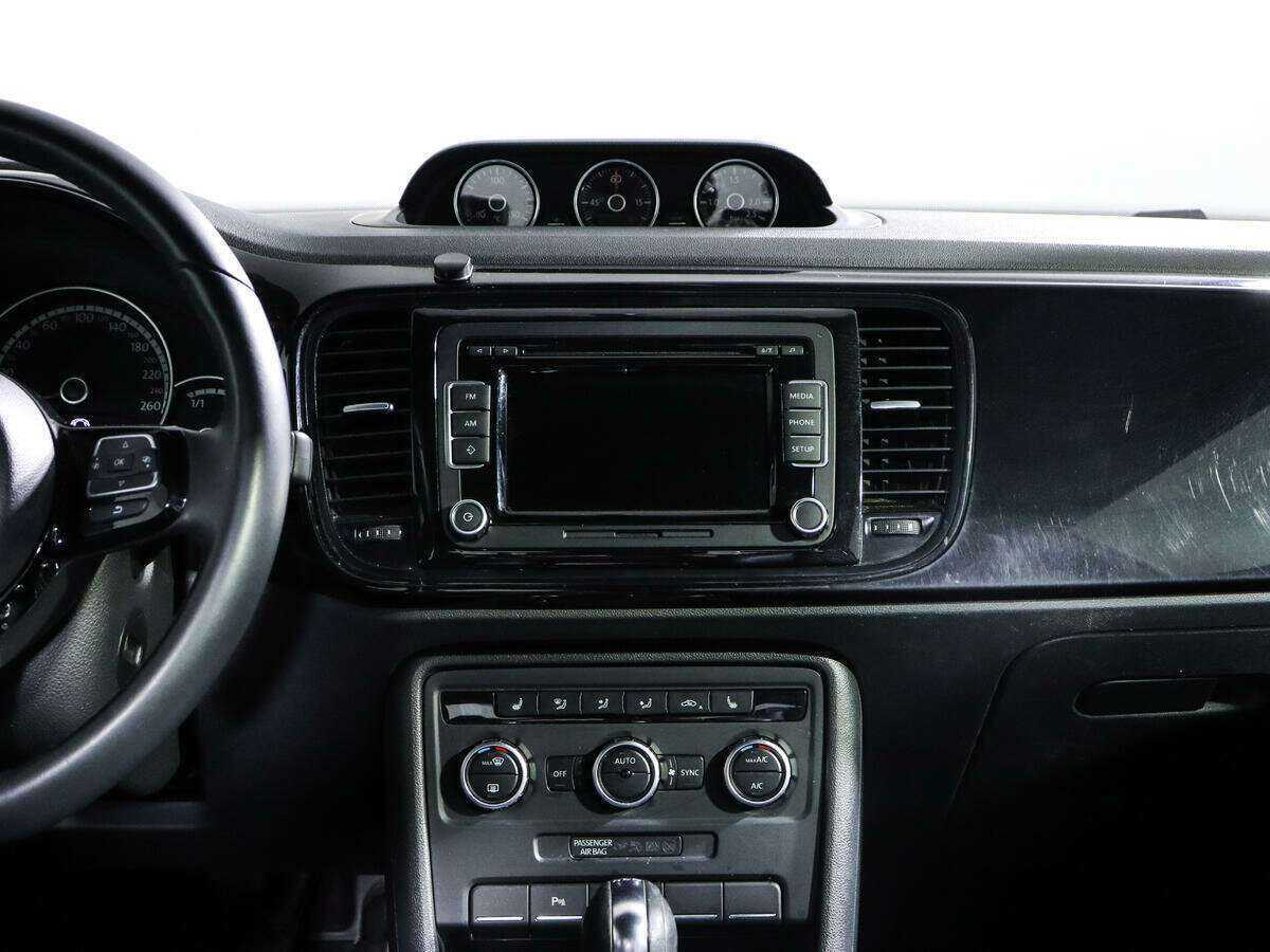 Volkswagen Beetle с пробегом — 2013 год. Фото: #10