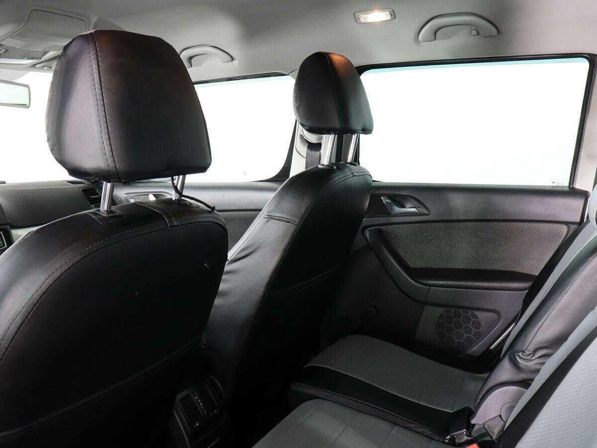 Skoda Yeti с пробегом — 2012 год. Фото: #11