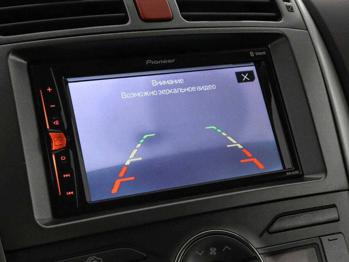 Toyota Auris с пробегом — 2007 год. Фото: #12