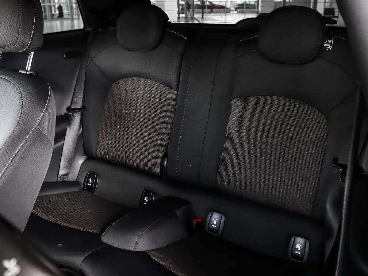 Mini Hatch с пробегом — 2020 год. Фото: #11