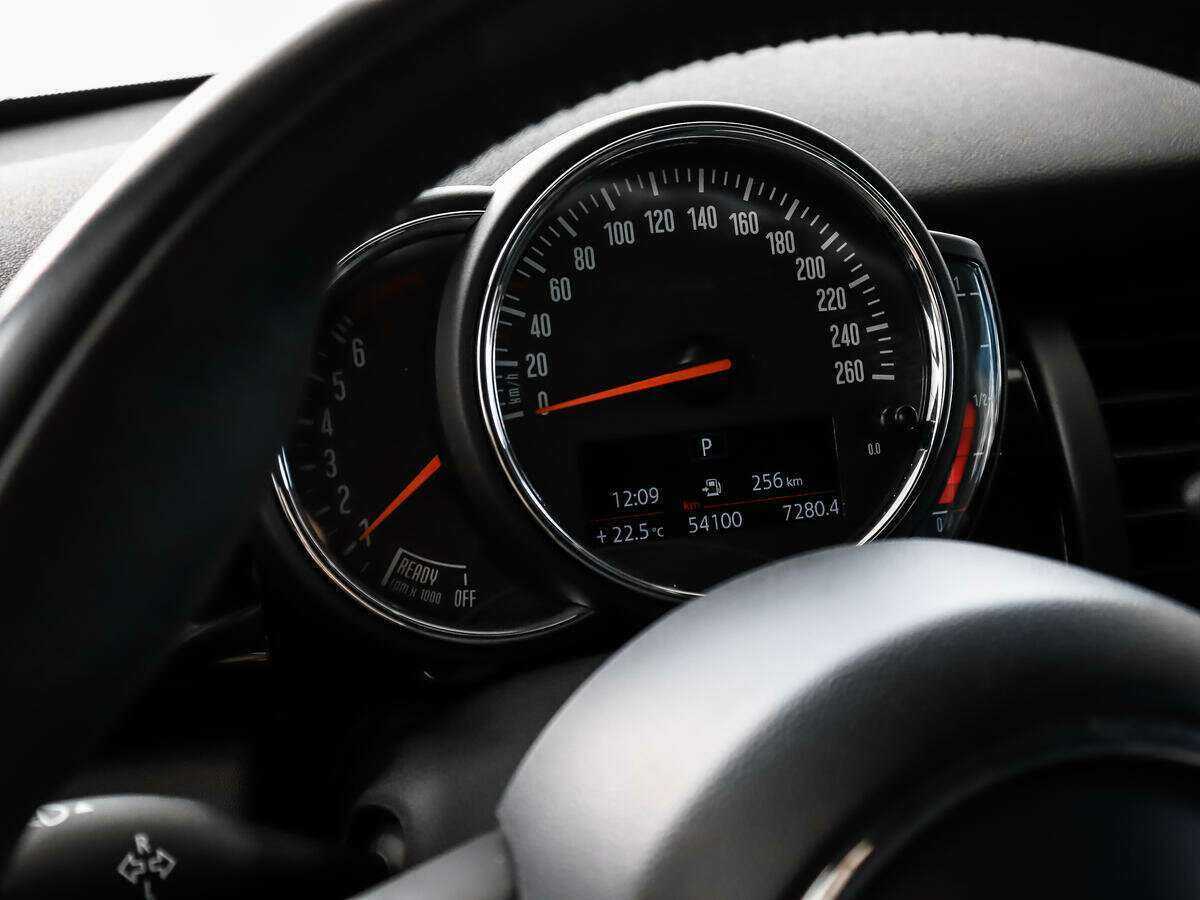 Mini Hatch с пробегом — 2020 год. Фото: #18