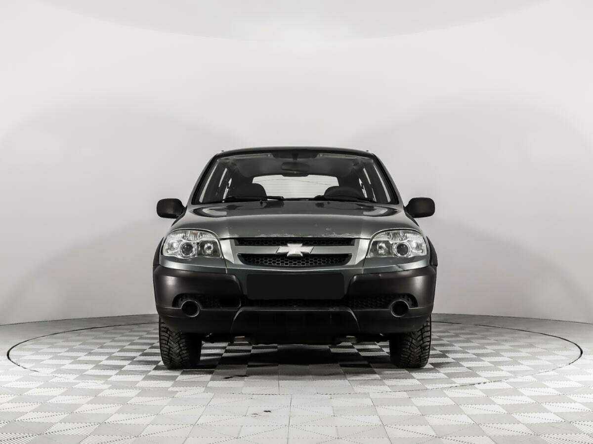 Chevrolet Niva с пробегом — 2011 год. Фото: #1