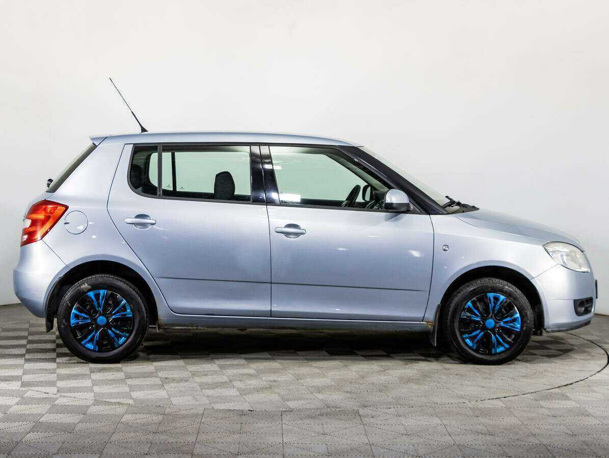 Skoda Fabia с пробегом — 2010 год. Фото: #3