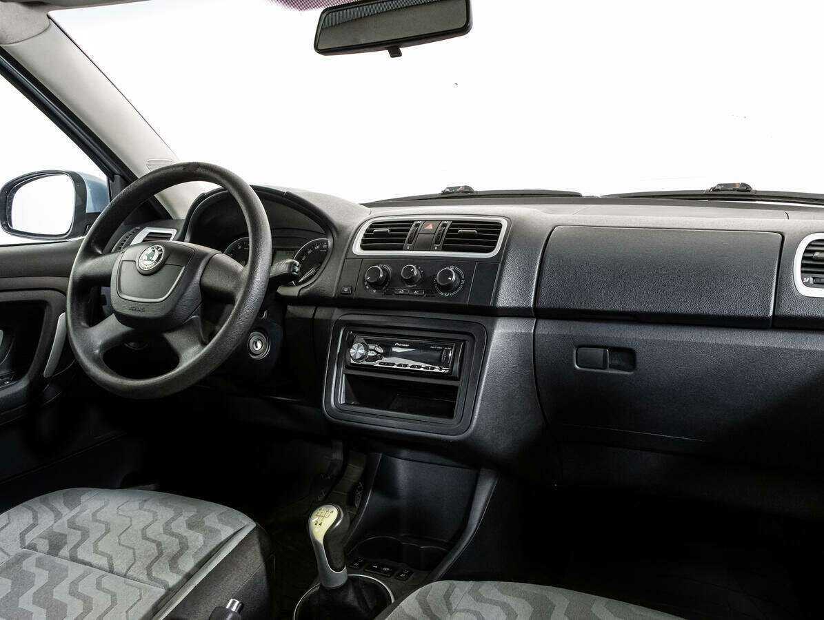 Skoda Fabia с пробегом — 2010 год. Фото: #8