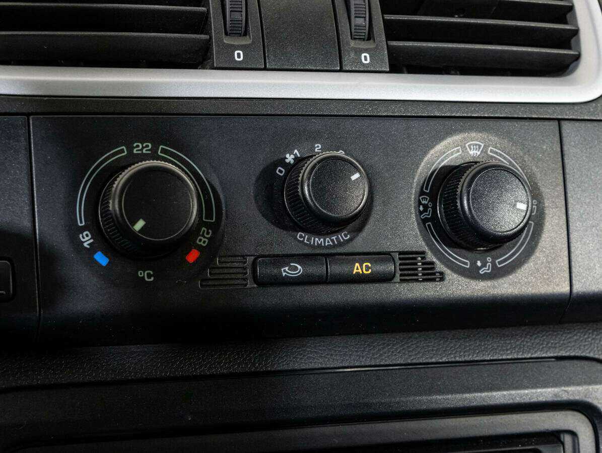 Skoda Fabia с пробегом — 2010 год. Фото: #12