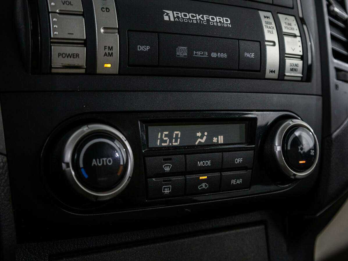 Mitsubishi Pajero с пробегом — 2008 год. Фото: #16