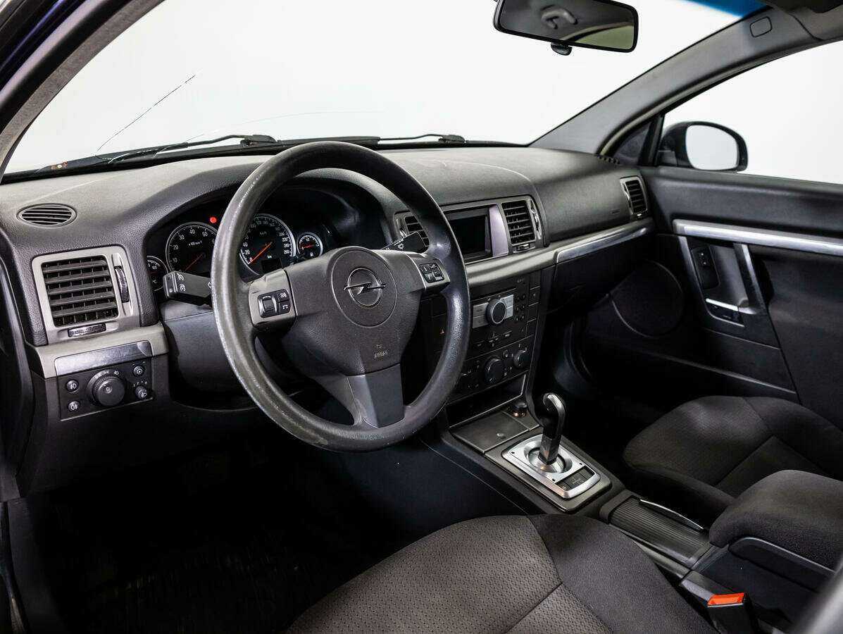 Opel Vectra с пробегом — 2006 год. Фото: #8