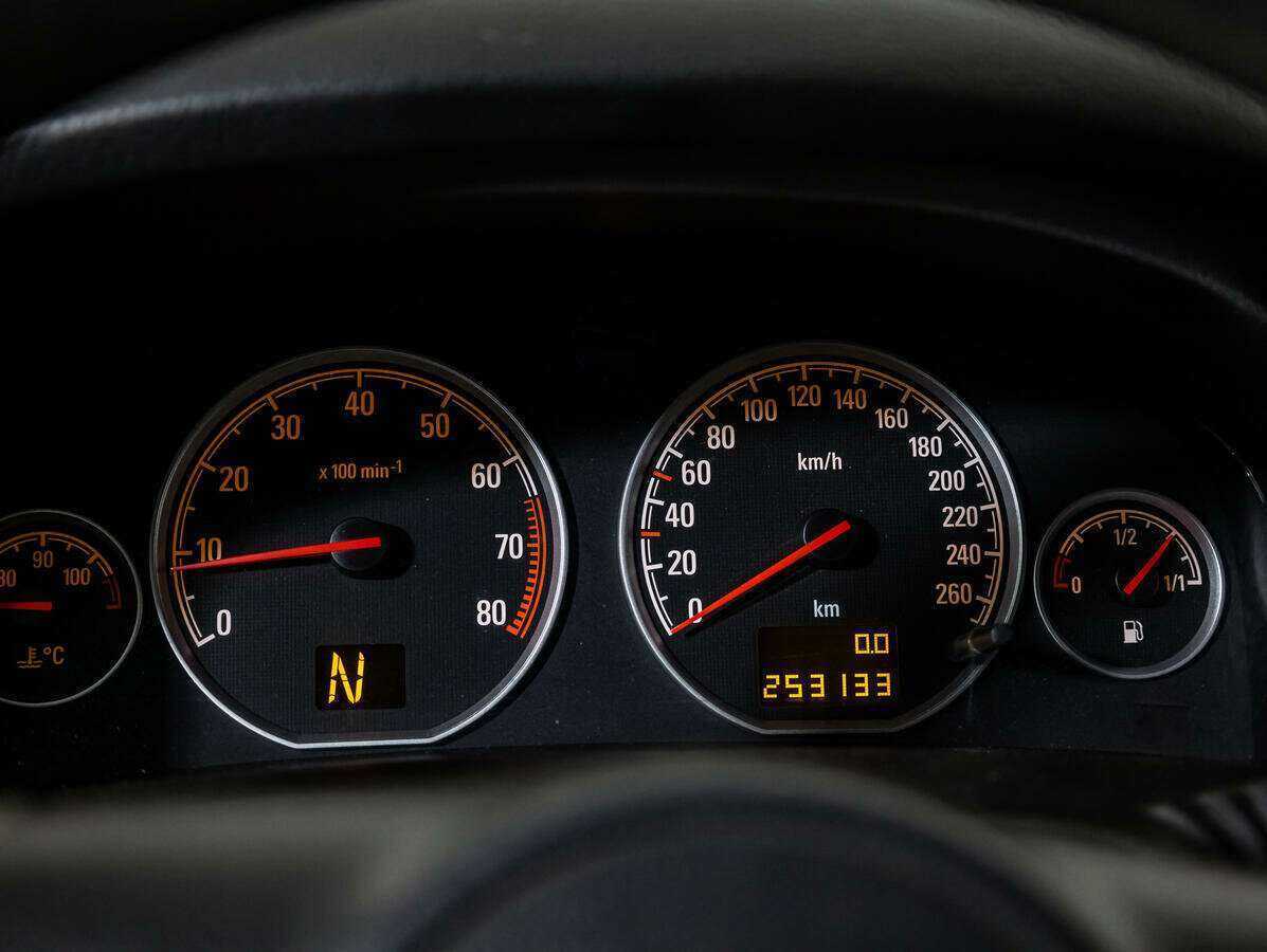 Opel Vectra с пробегом — 2006 год. Фото: #9