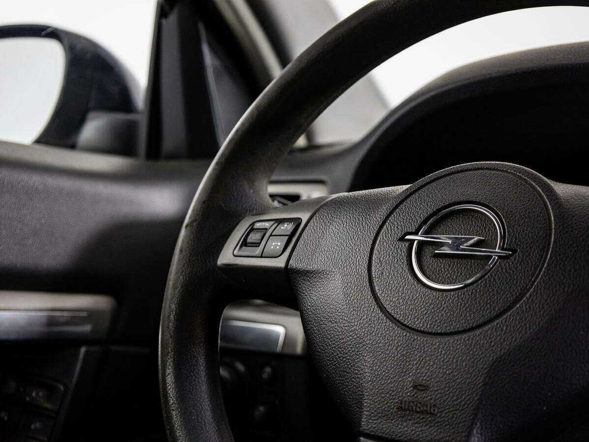 Opel Vectra с пробегом — 2006 год. Фото: #12