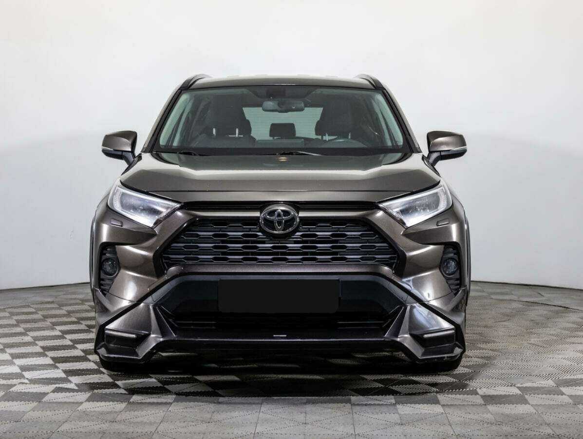 Toyota RAV4 с пробегом — 2021 год. Фото: #1