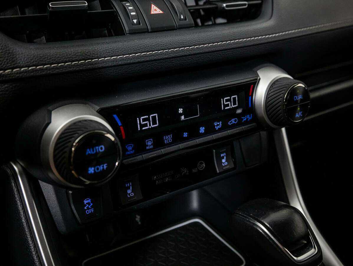 Toyota RAV4 с пробегом — 2020 год. Фото: #14