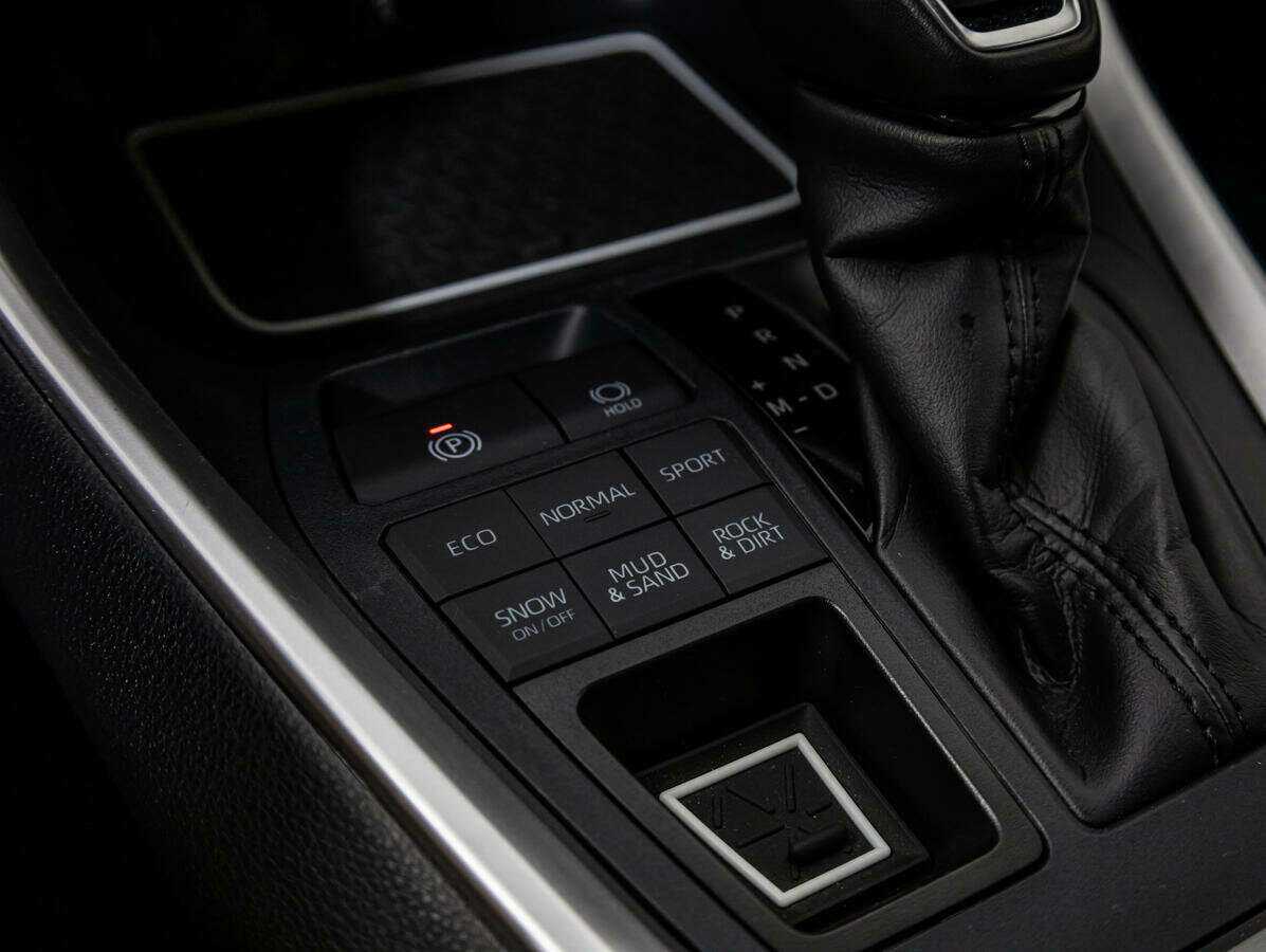 Toyota RAV4 с пробегом — 2020 год. Фото: #15