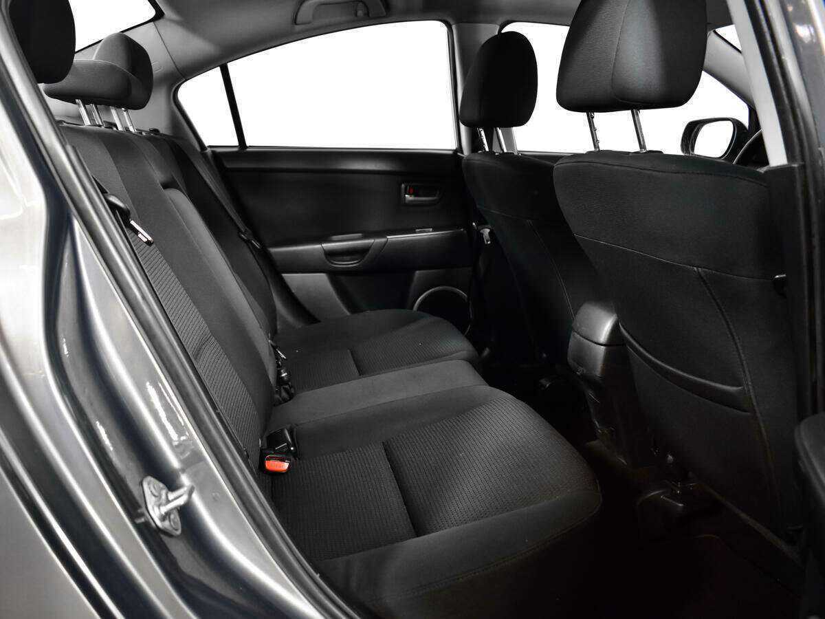 Mazda 3 с пробегом — 2008 год. Фото: #9