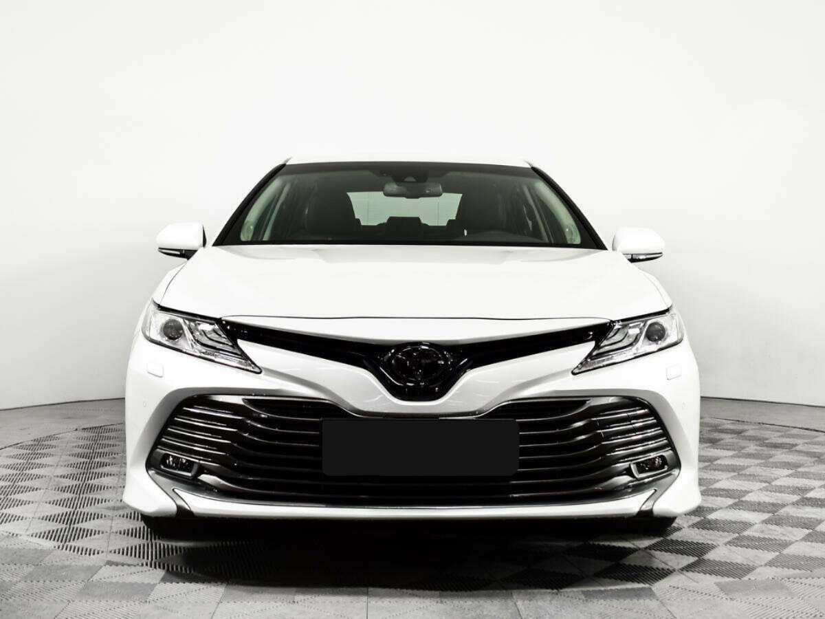 Toyota Camry с пробегом — 2020 год. Фото: #1