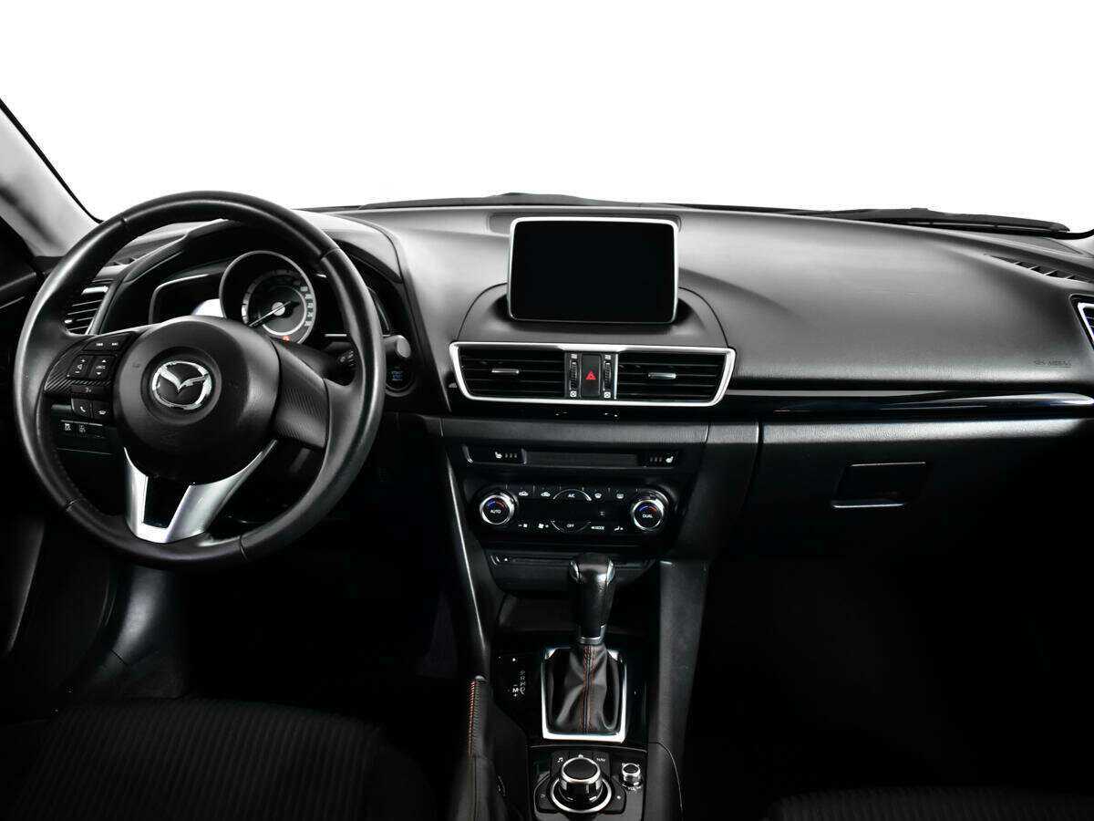Mazda 3 с пробегом — 2015 год. Фото: #11