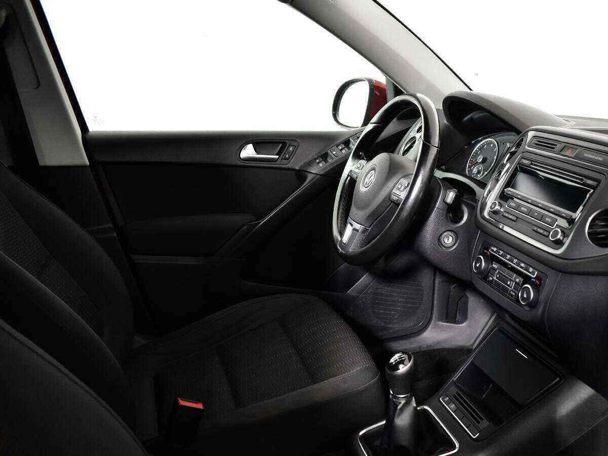 Volkswagen Tiguan с пробегом — 2011 год. Фото: #6