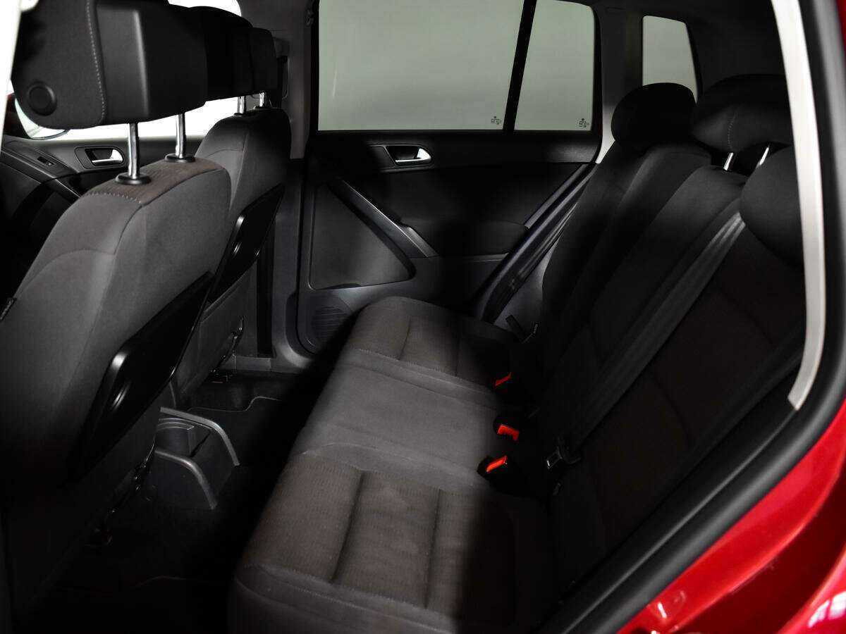 Volkswagen Tiguan с пробегом — 2011 год. Фото: #7