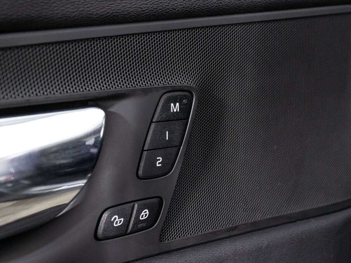 Volvo XC60 с пробегом — 2018 год. Фото: #17