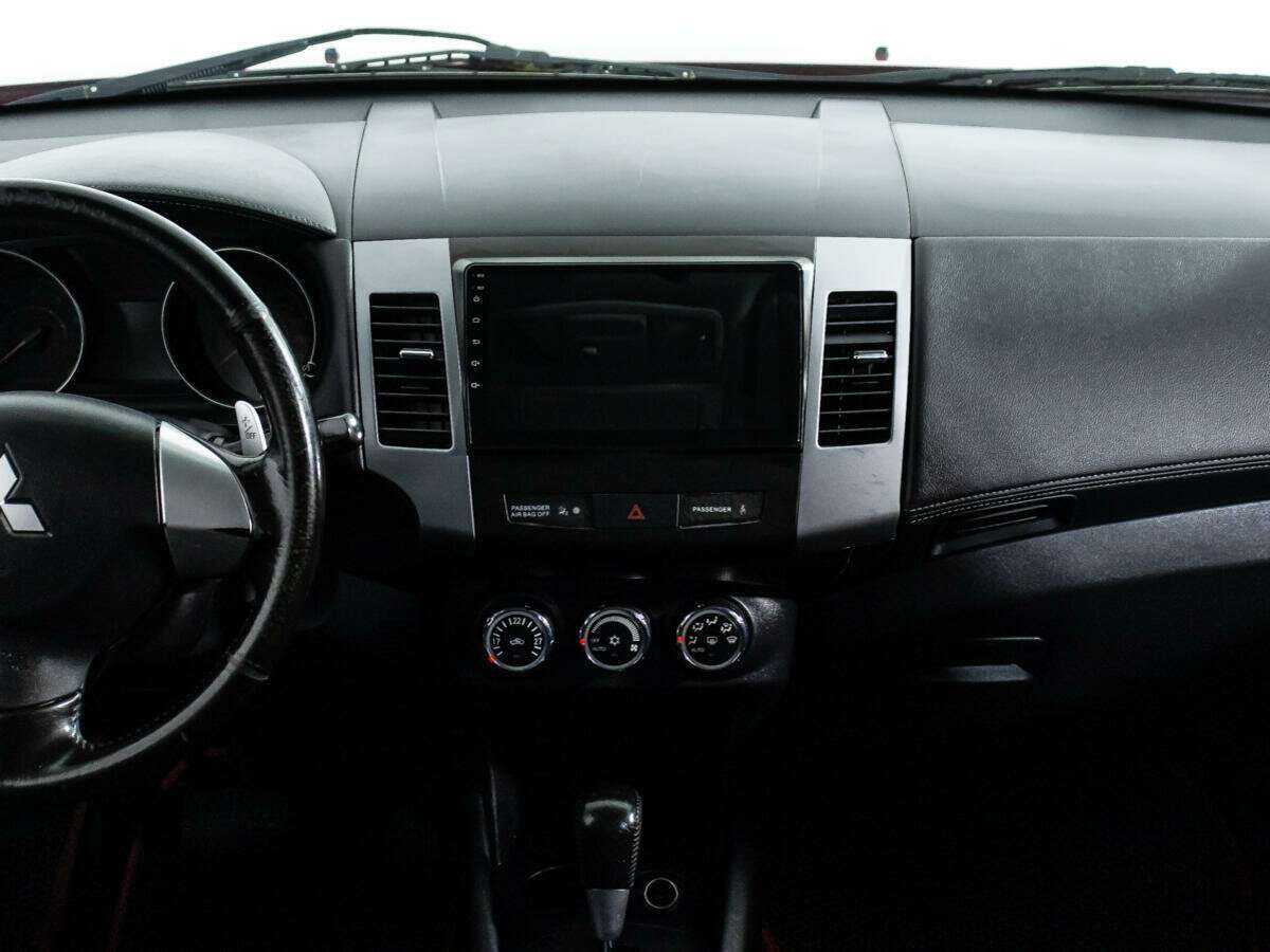 Mitsubishi Outlander с пробегом — 2011 год. Фото: #12