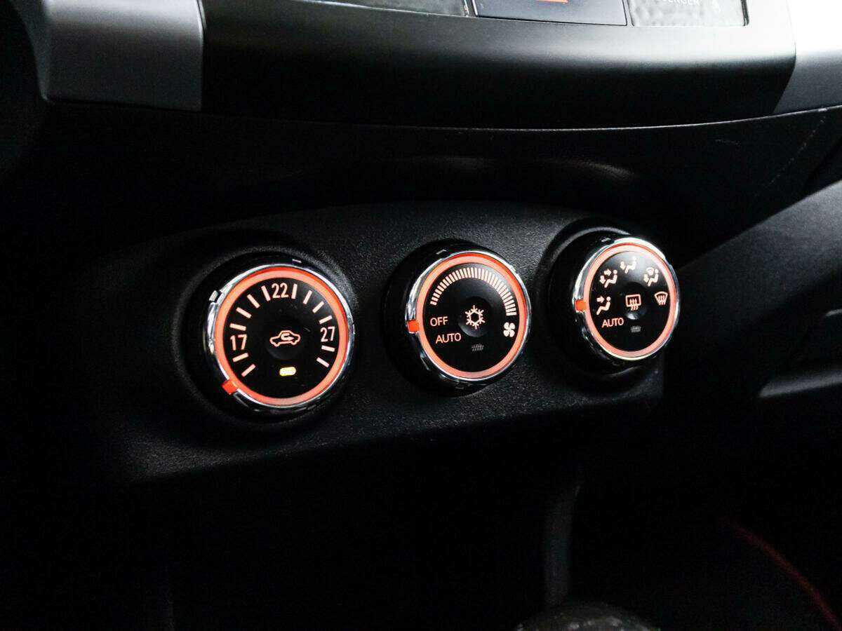 Mitsubishi Outlander с пробегом — 2011 год. Фото: #13